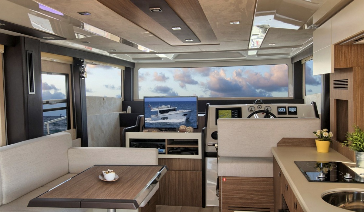 Аренда яхты Cranchi 43 Eco Trawler на Сардинии, Италия, Франция